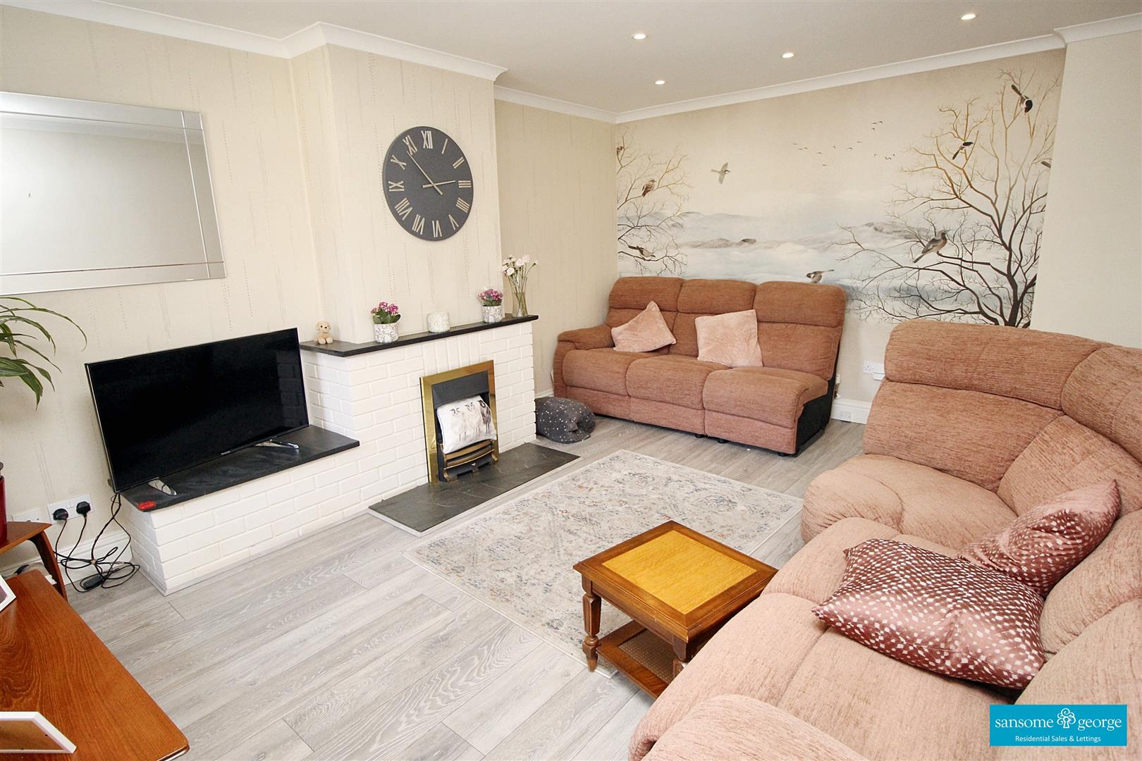 3 bed property in Sheraton Drive, Reading
